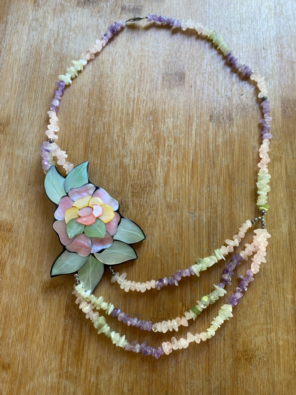 Vtg Lee Sands Mother of Pearl Inlay Flower Necklace with Natural Gemstones - Picture 3 of 16